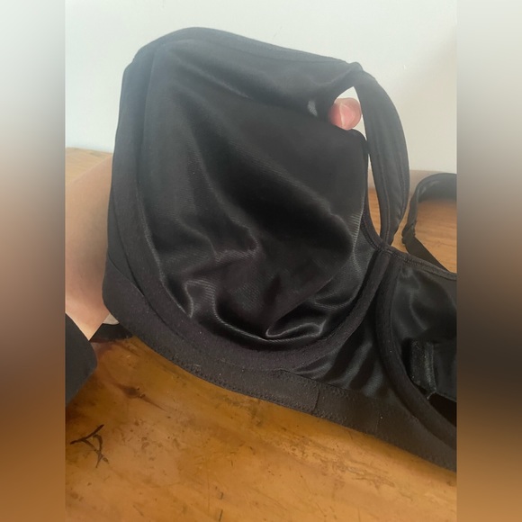 Shock absorber underwire bra. Size 38D. Used mildly - Picture 4 of 7